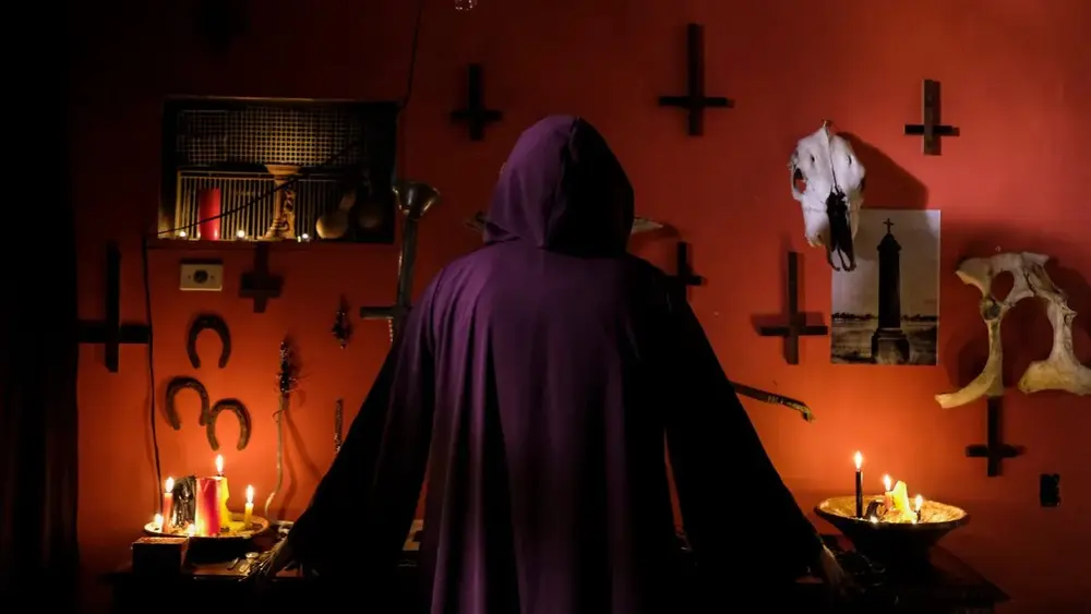 Lendas urbanas vs creepypastas: como a internet virou a nova fogueira do terror