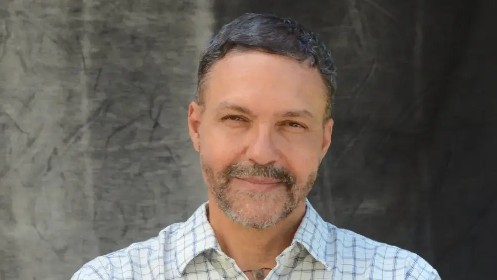 Paulo Scott lança livro sobre racismo no Direito em BH